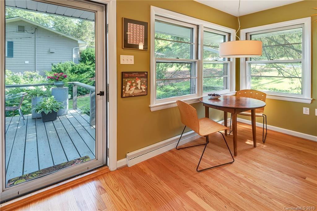 16 Woodcrest Road Asheville NC 28804