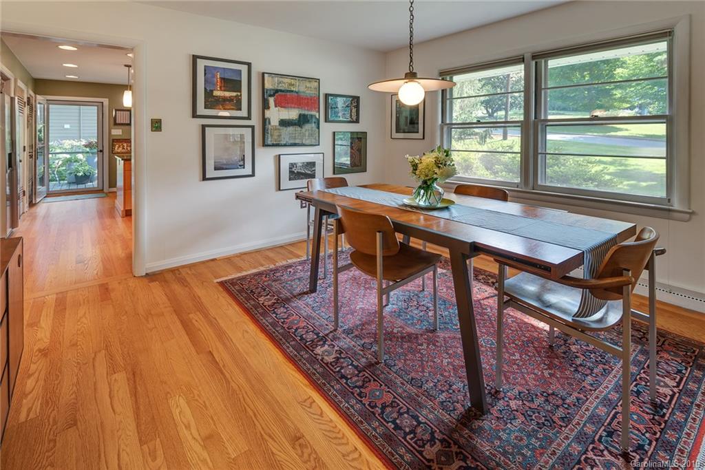 16 Woodcrest Road Asheville NC 28804