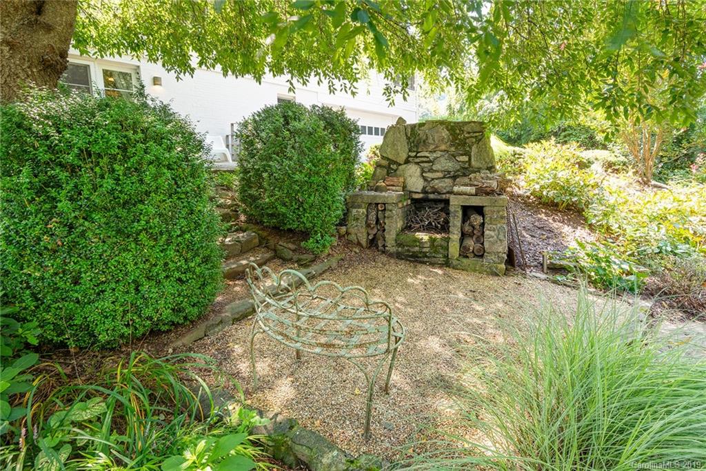 16 Woodcrest Road Asheville NC 28804