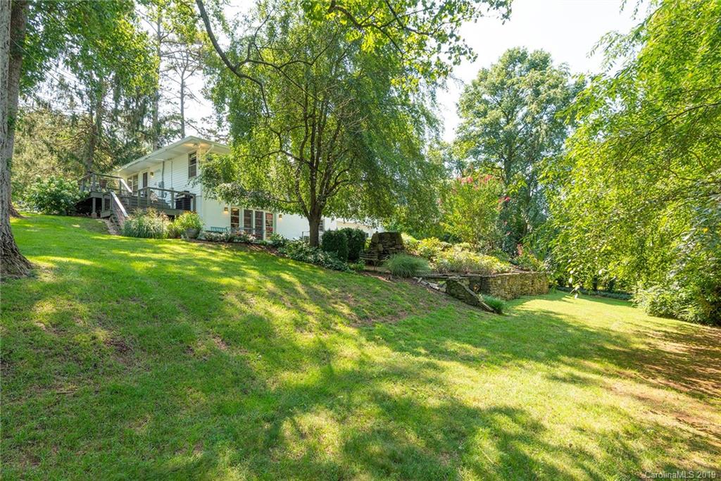 16 Woodcrest Road Asheville NC 28804