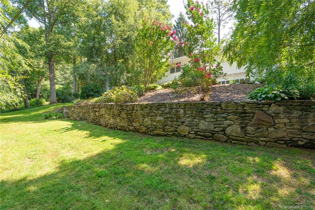 16 Woodcrest Road Asheville NC 28804