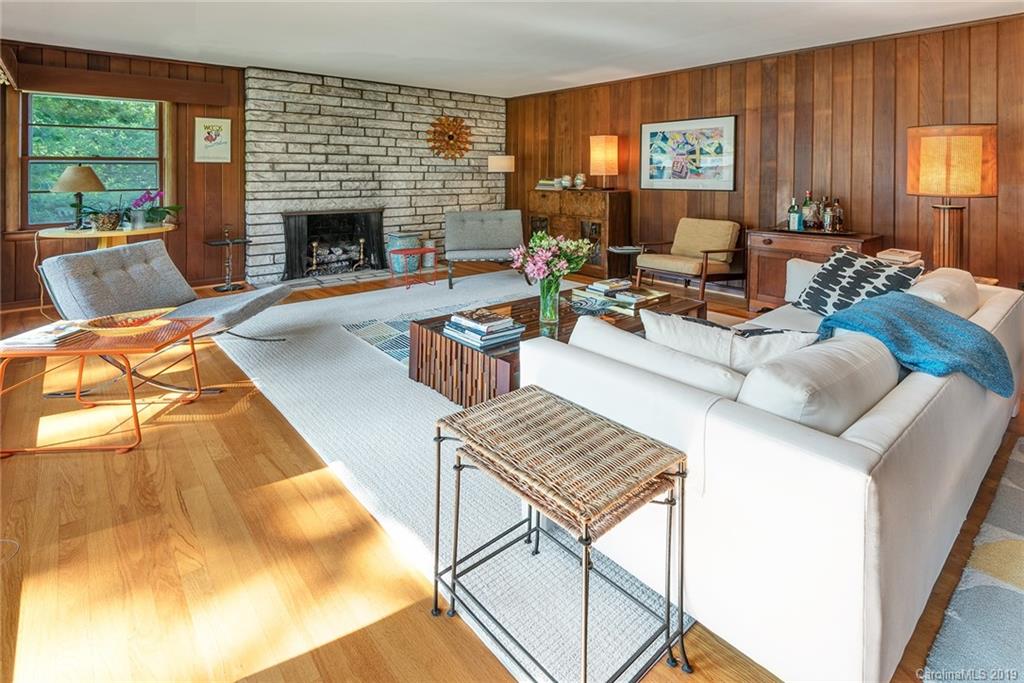 16 Woodcrest Road Asheville NC 28804
