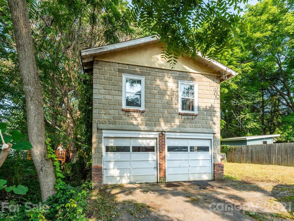 79 + 79 1/2 Middlemont Avenue Asheville NC 28806