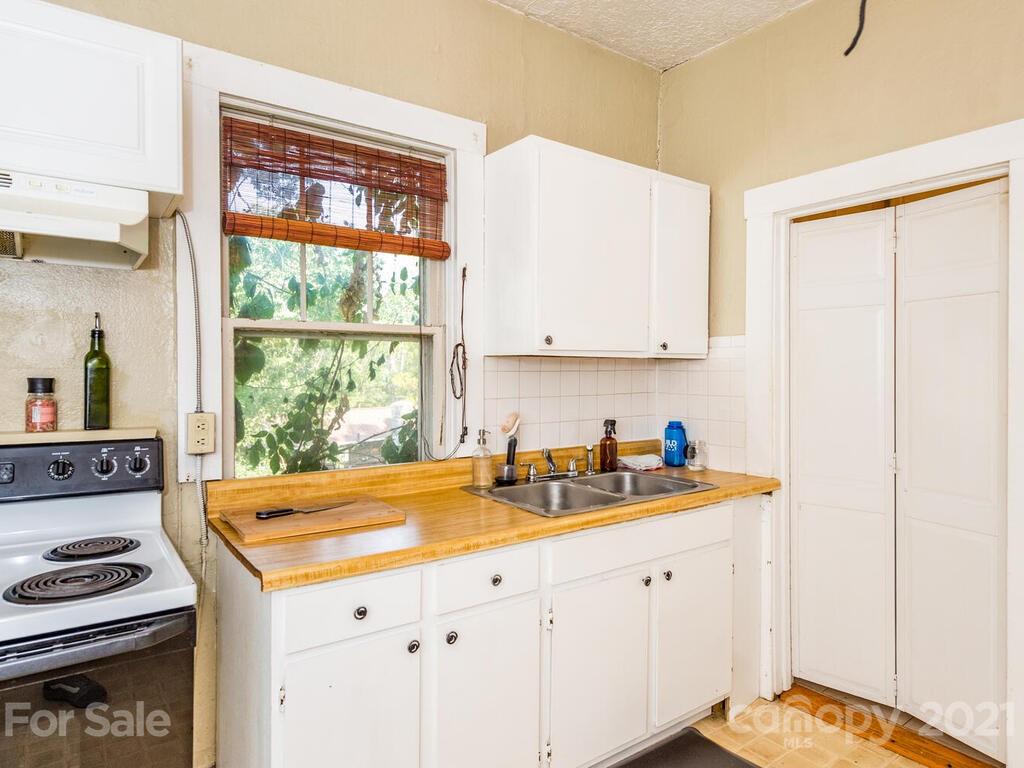 79 + 79 1/2 Middlemont Avenue Asheville NC 28806