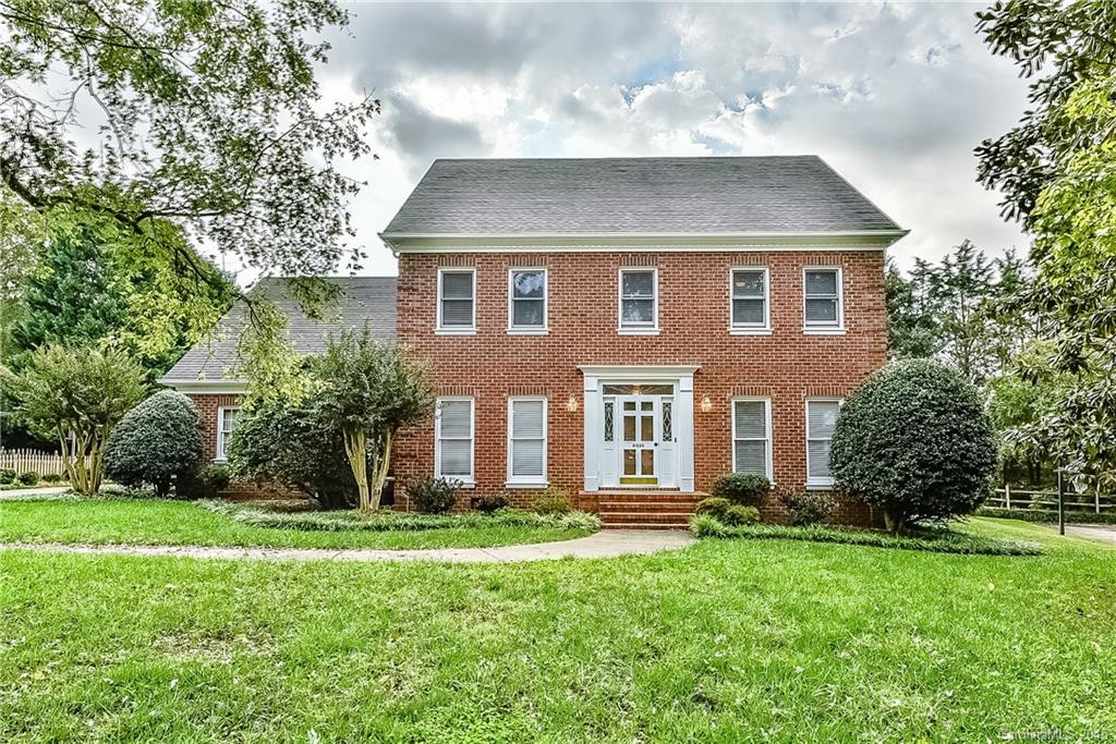 9935 Foxx Oak Place Charlotte NC 28210