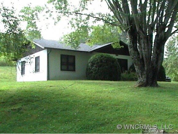 1131 Halls Chapel Road Burnsville NC 28714