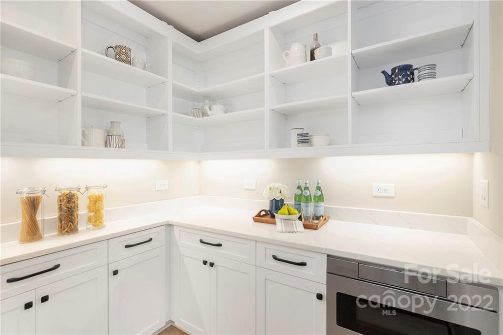 323 Dover Avenue Charlotte NC 28209