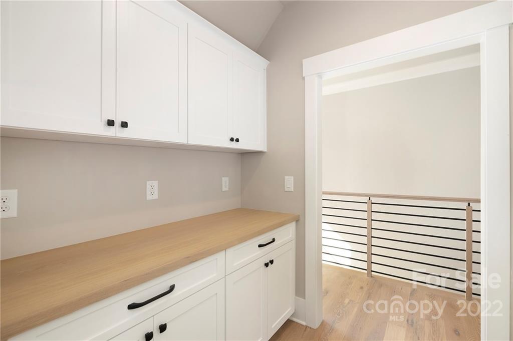 323 Dover Avenue Charlotte NC 28209