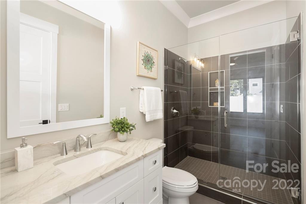 323 Dover Avenue Charlotte NC 28209
