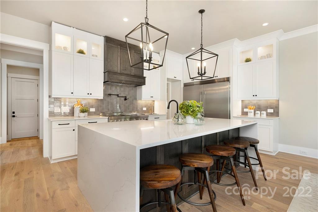 323 Dover Avenue Charlotte NC 28209