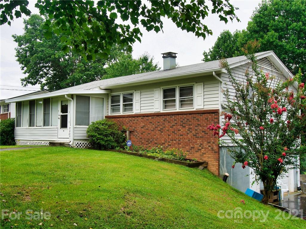 10 Edgewood Road Candler NC 28715
