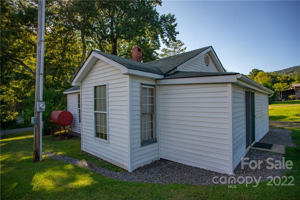 68 Love Fox Road Burnsville NC 28714