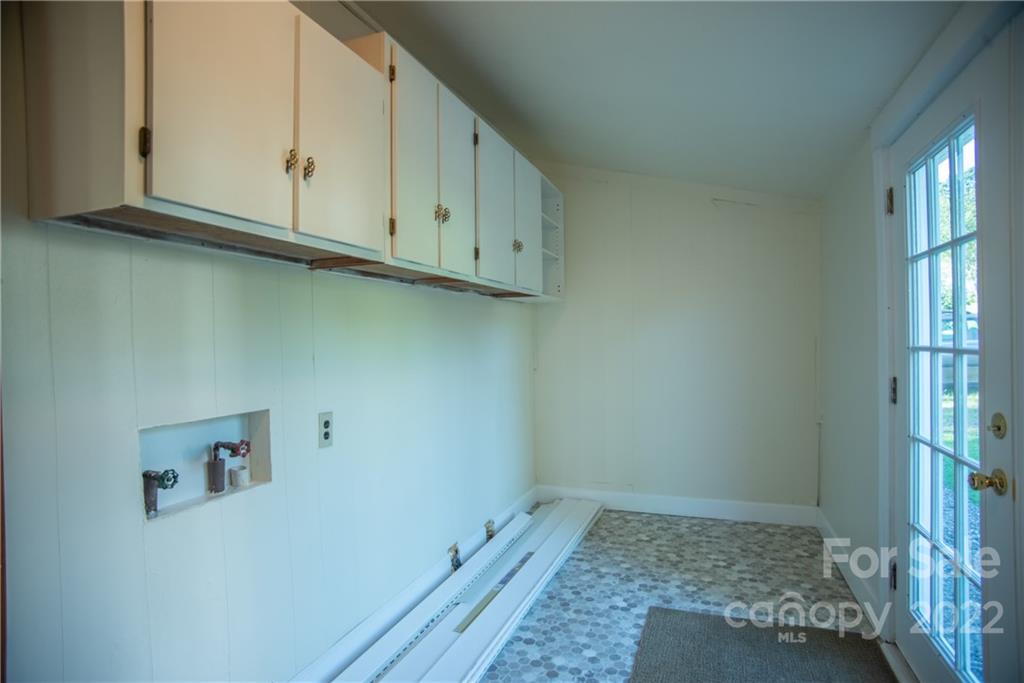 68 Love Fox Road Burnsville NC 28714