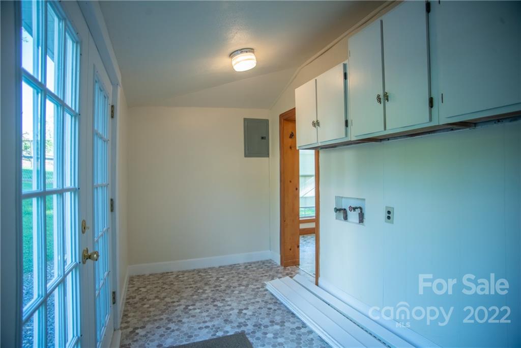 68 Love Fox Road Burnsville NC 28714
