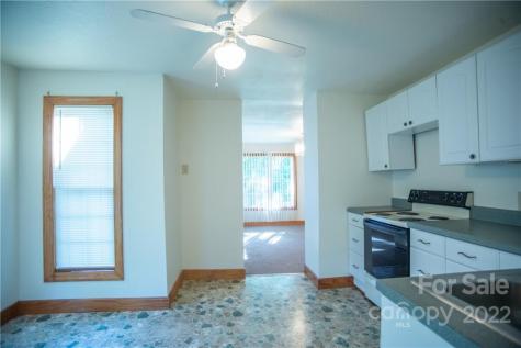 68 Love Fox Road Burnsville NC 28714