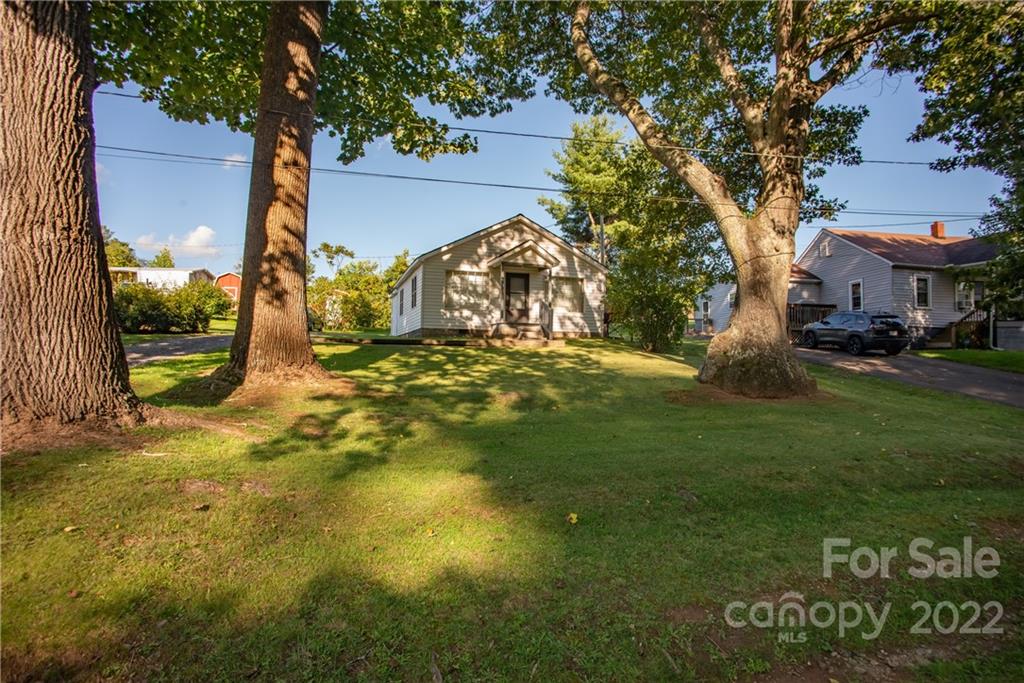 68 Love Fox Road Burnsville NC 28714