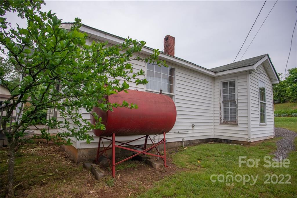 68 Love Fox Road Burnsville NC 28714