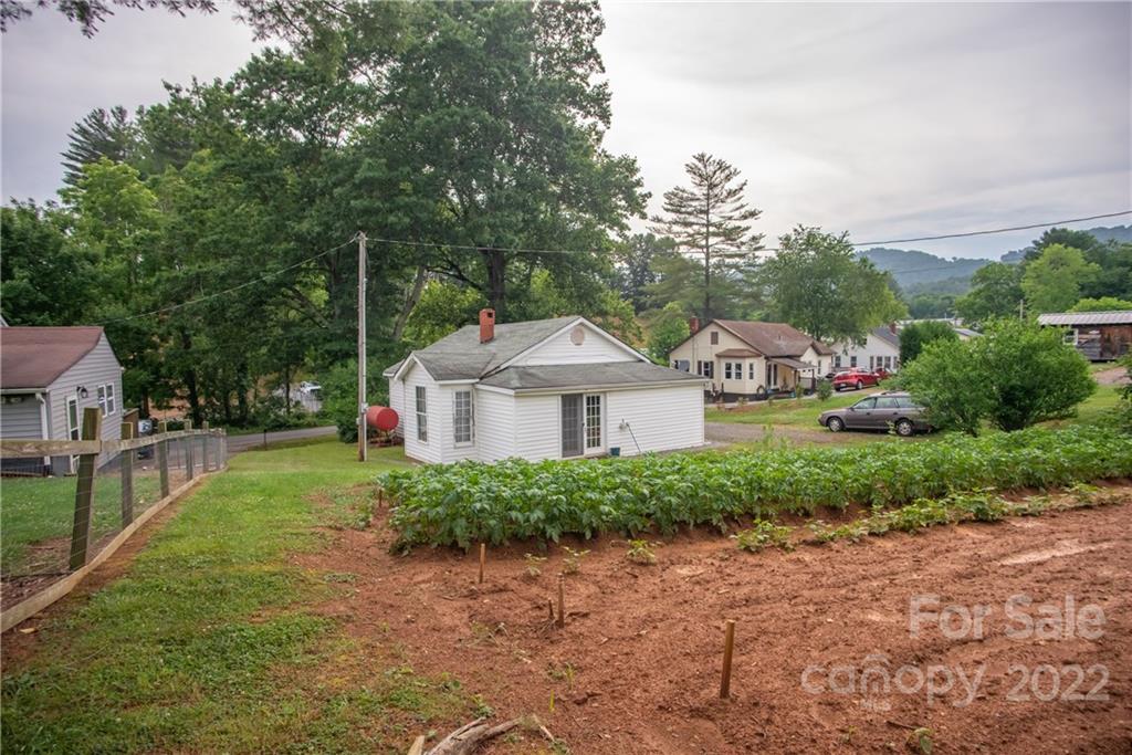 68 Love Fox Road Burnsville NC 28714