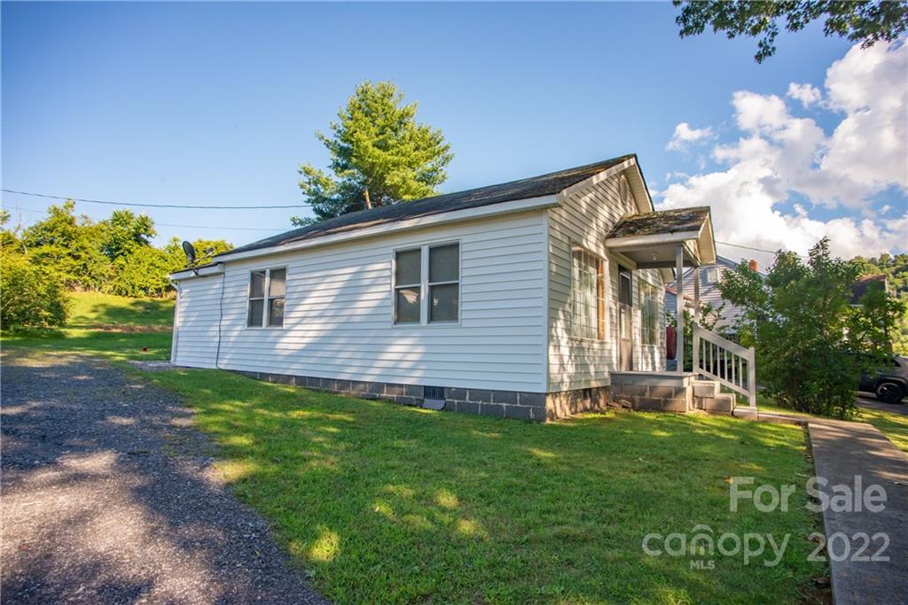 68 Love Fox Road Burnsville NC 28714
