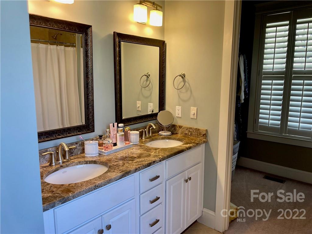 1524 Carolyn Drive Charlotte NC 28205
