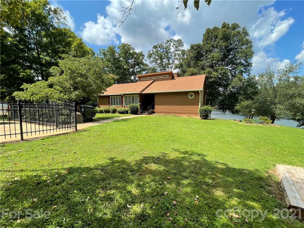 10500 Hadlow Court Charlotte NC 28278