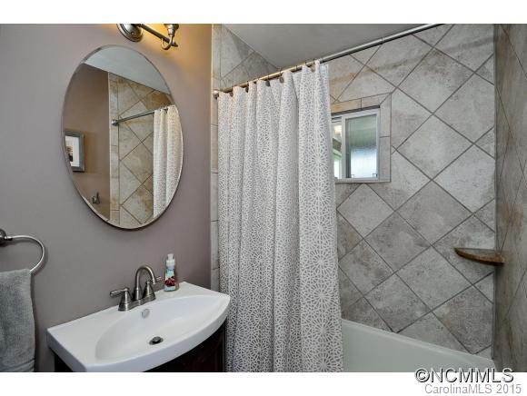 879 Sand Hill Road Asheville NC 28806