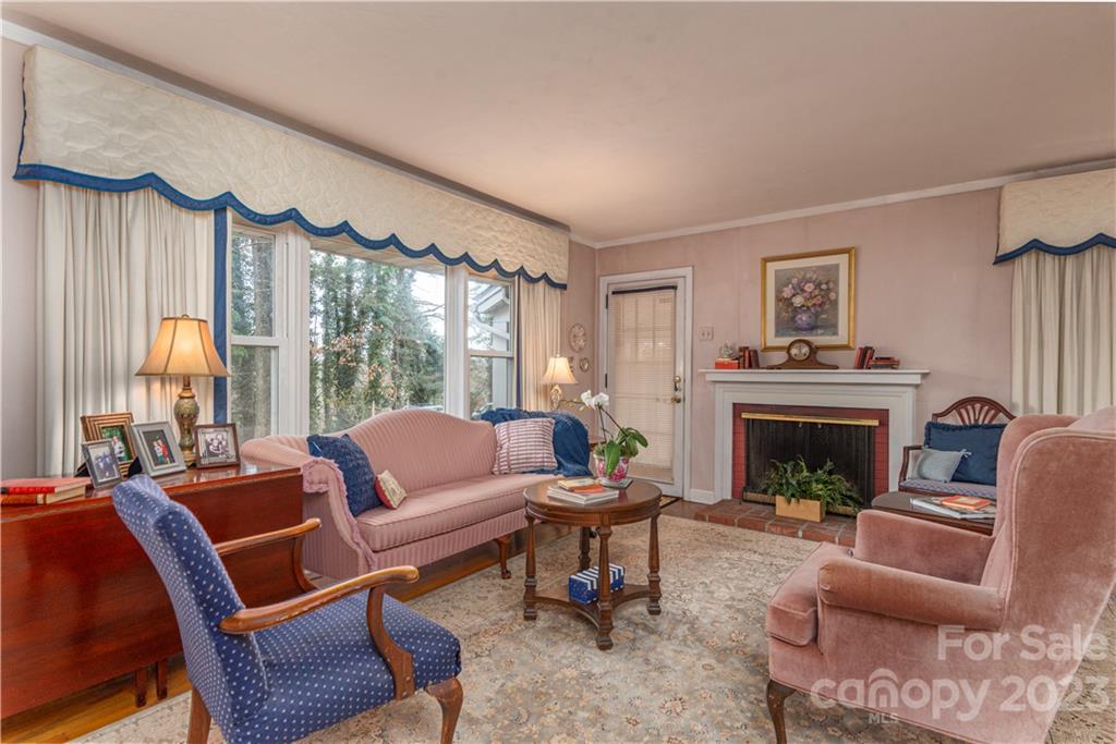 923 Sand Hill Road Asheville NC 28806
