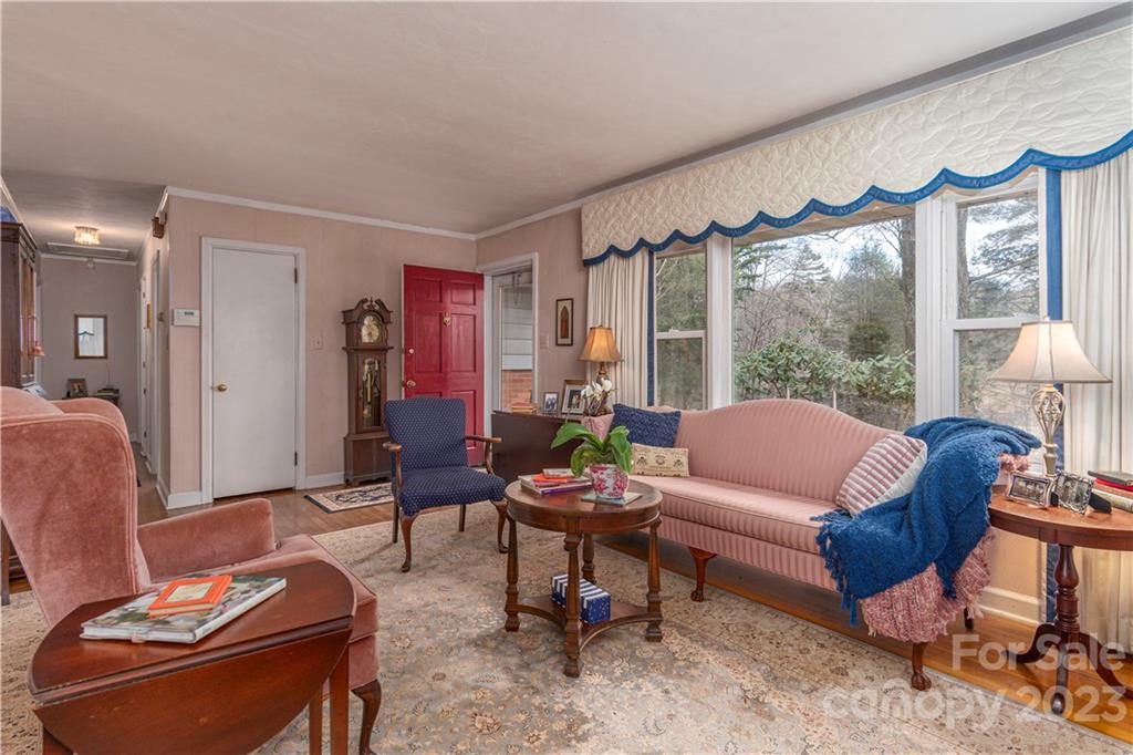 923 Sand Hill Road Asheville NC 28806