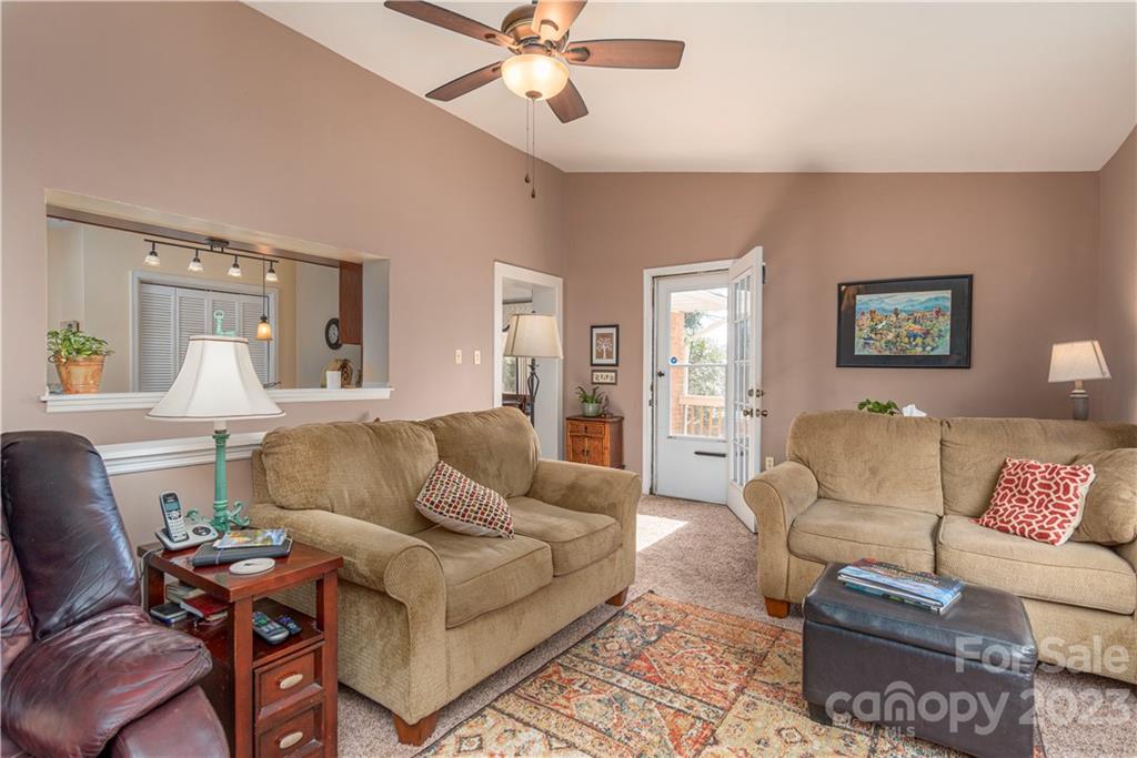 923 Sand Hill Road Asheville NC 28806