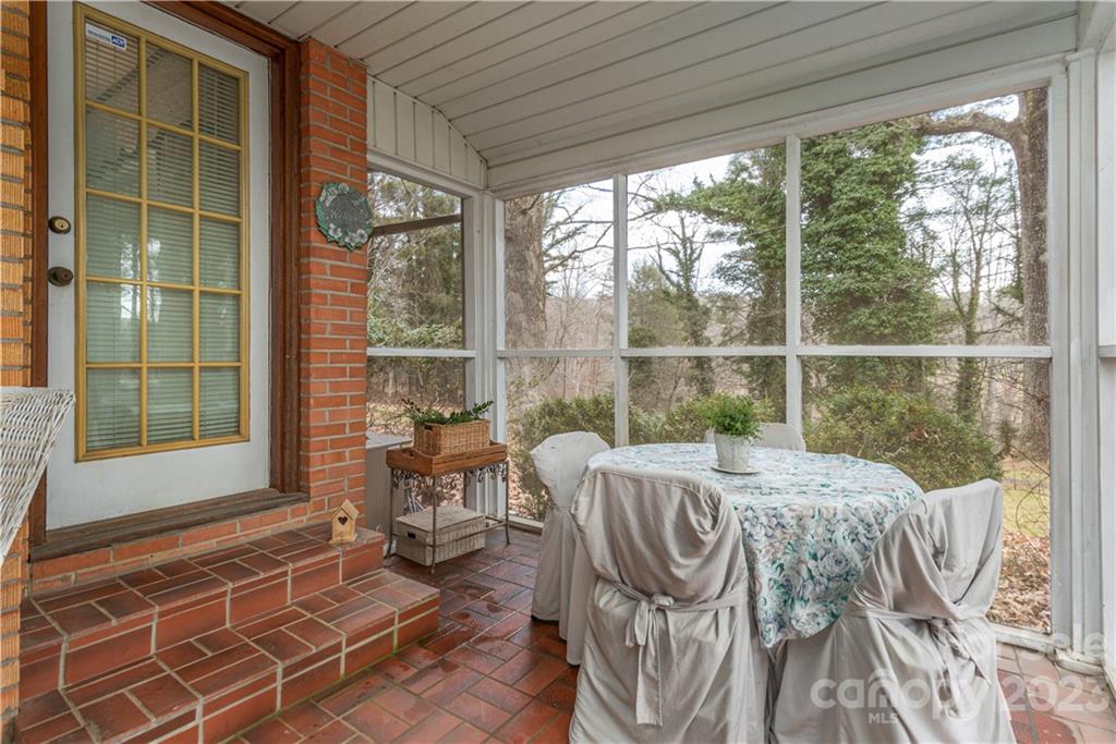 923 Sand Hill Road Asheville NC 28806