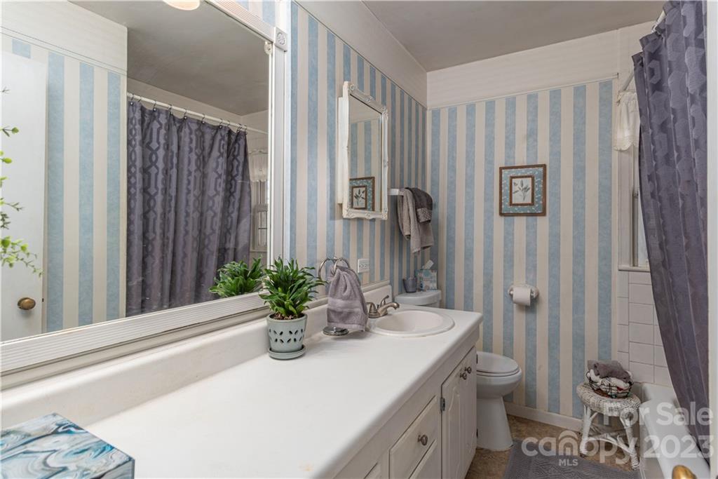 923 Sand Hill Road Asheville NC 28806