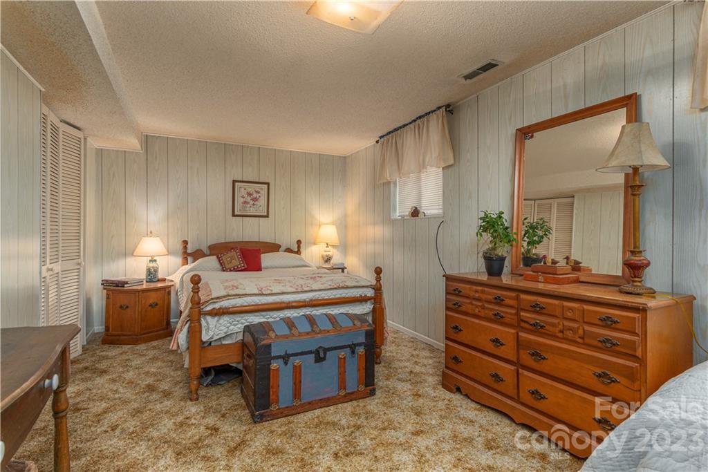 923 Sand Hill Road Asheville NC 28806