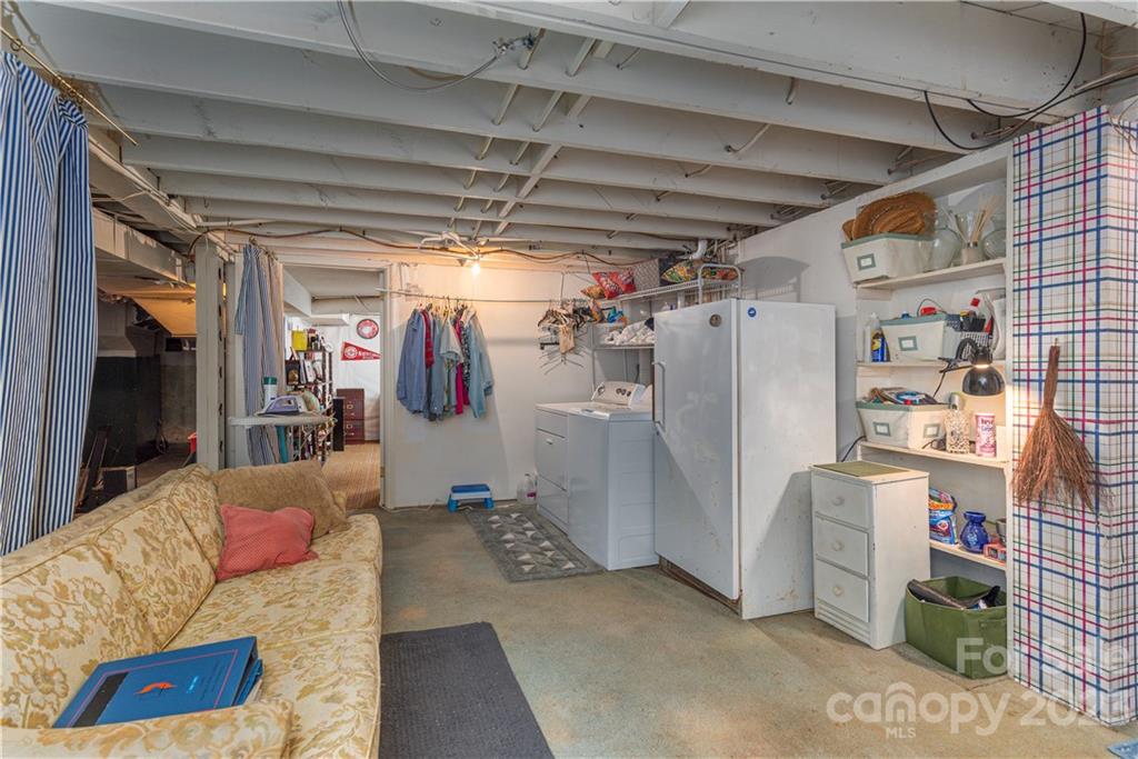 923 Sand Hill Road Asheville NC 28806