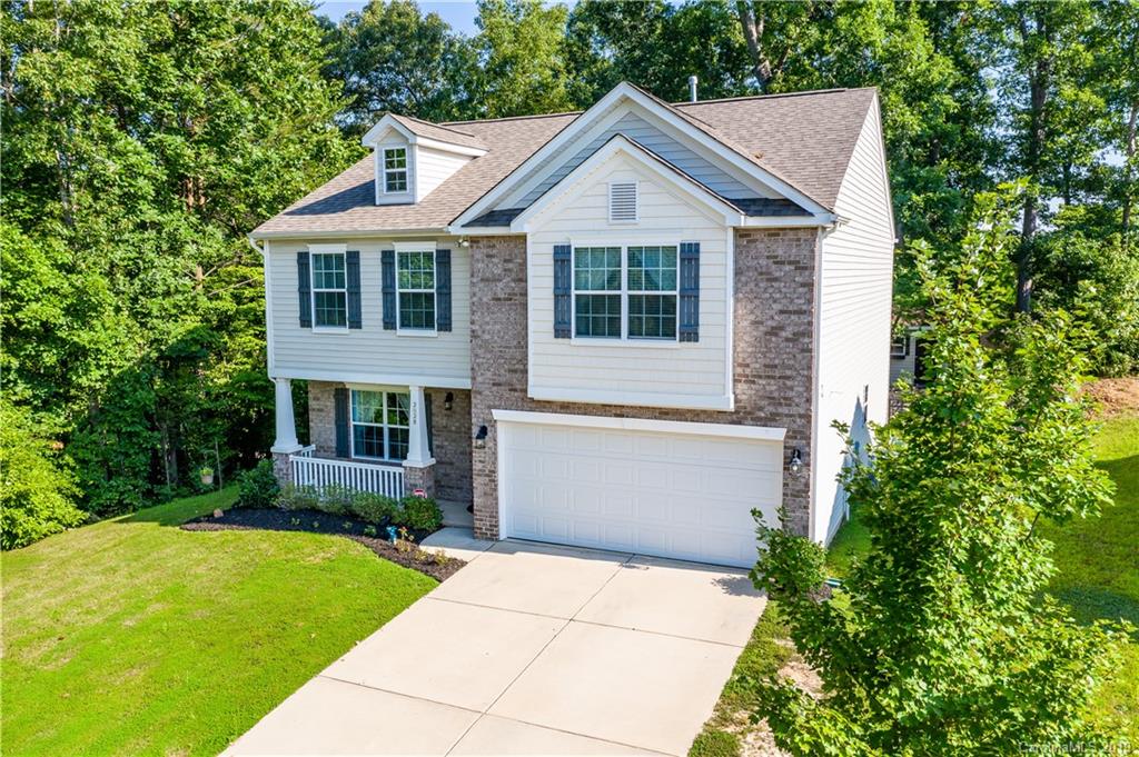 2028 Misty Rose Lane Charlotte NC 28216