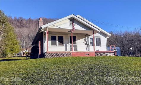 204 Sandy Way Burnsville NC 28714