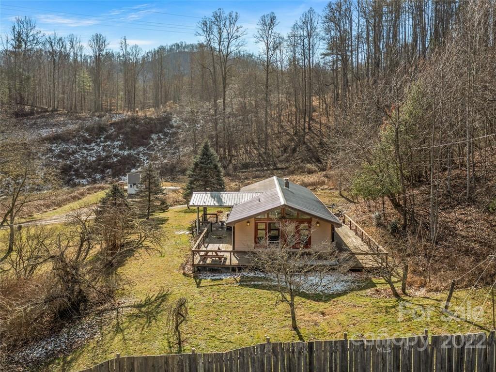 225 Crow Lane Burnsville NC 28714