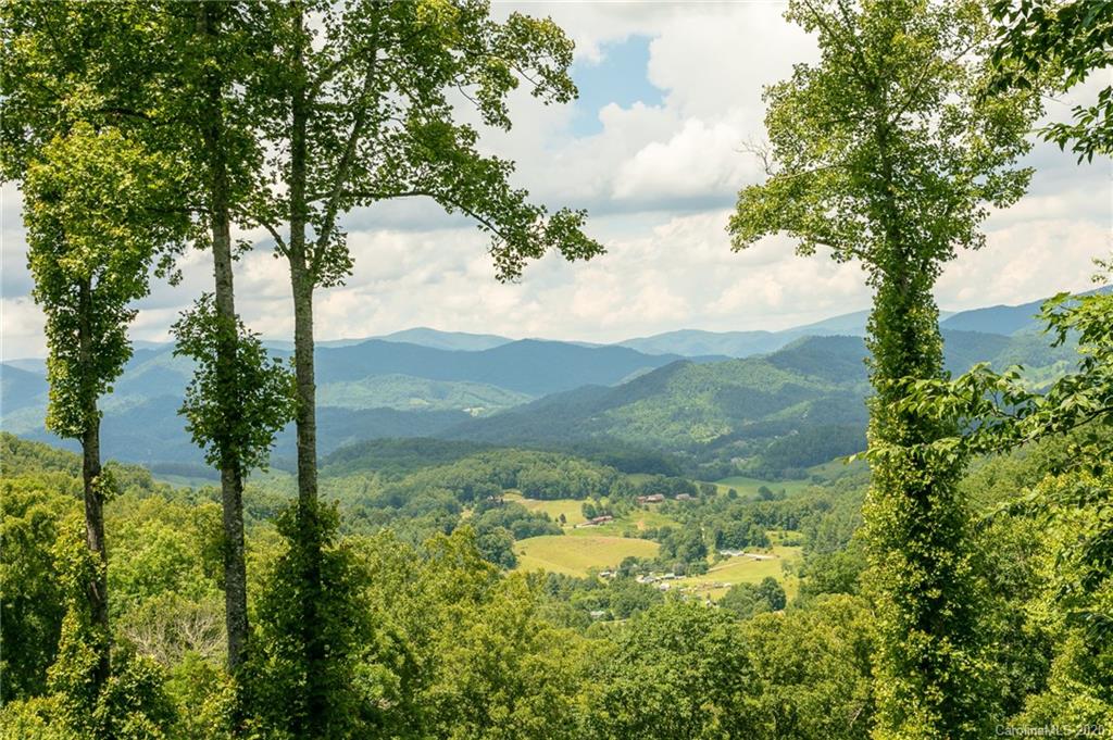 300 Creekside Way Burnsville NC 28714