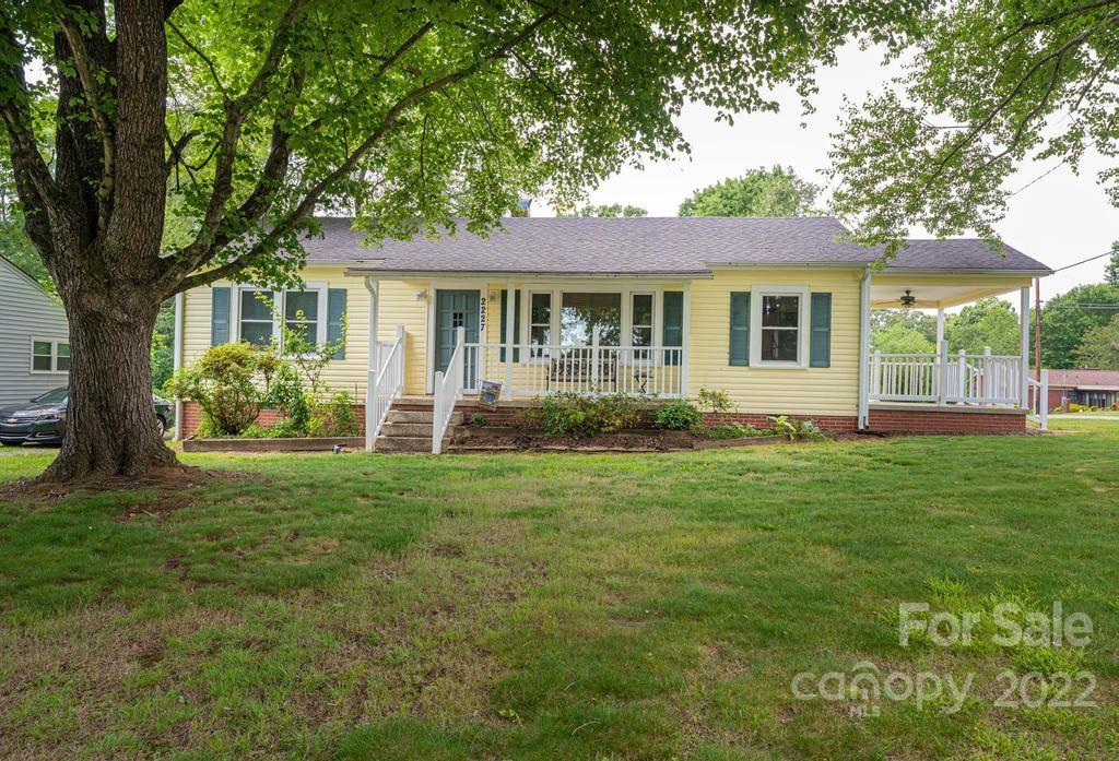 2227 4th Street NE Hickory NC 28601