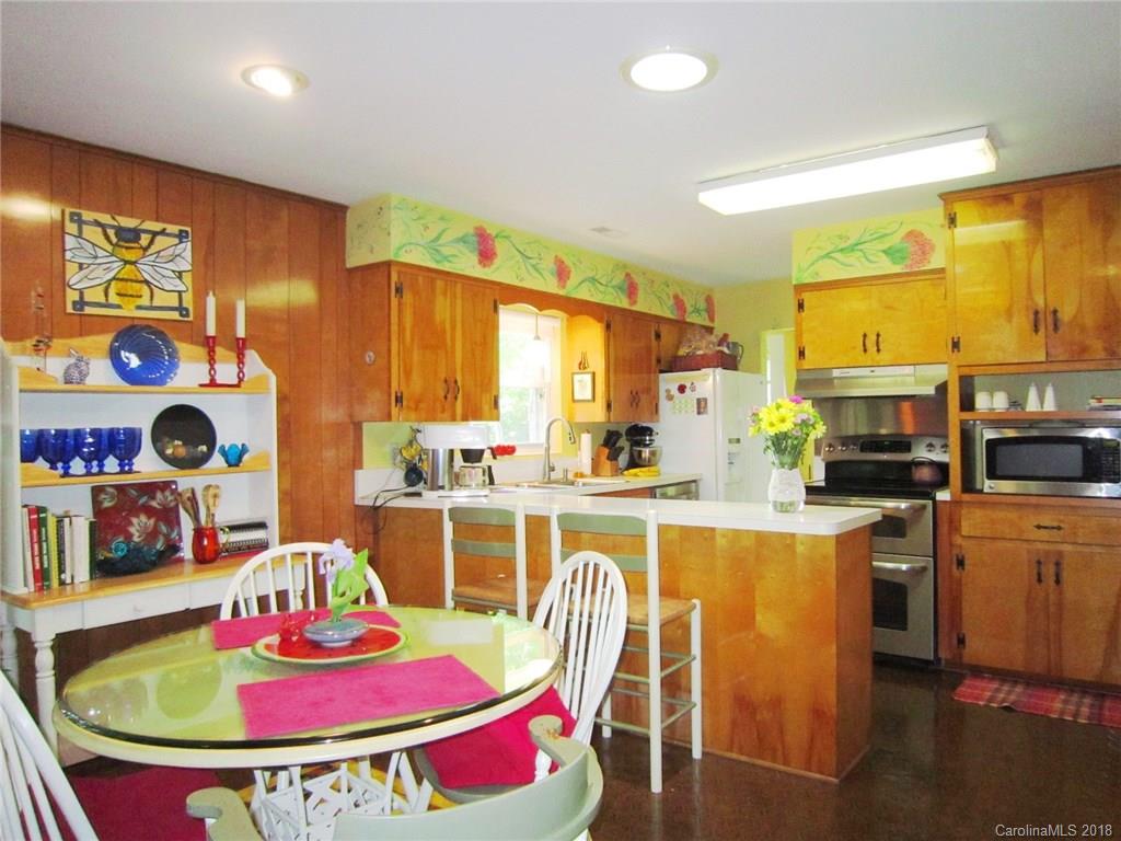 4 Crestwood Lane Candler NC 28715