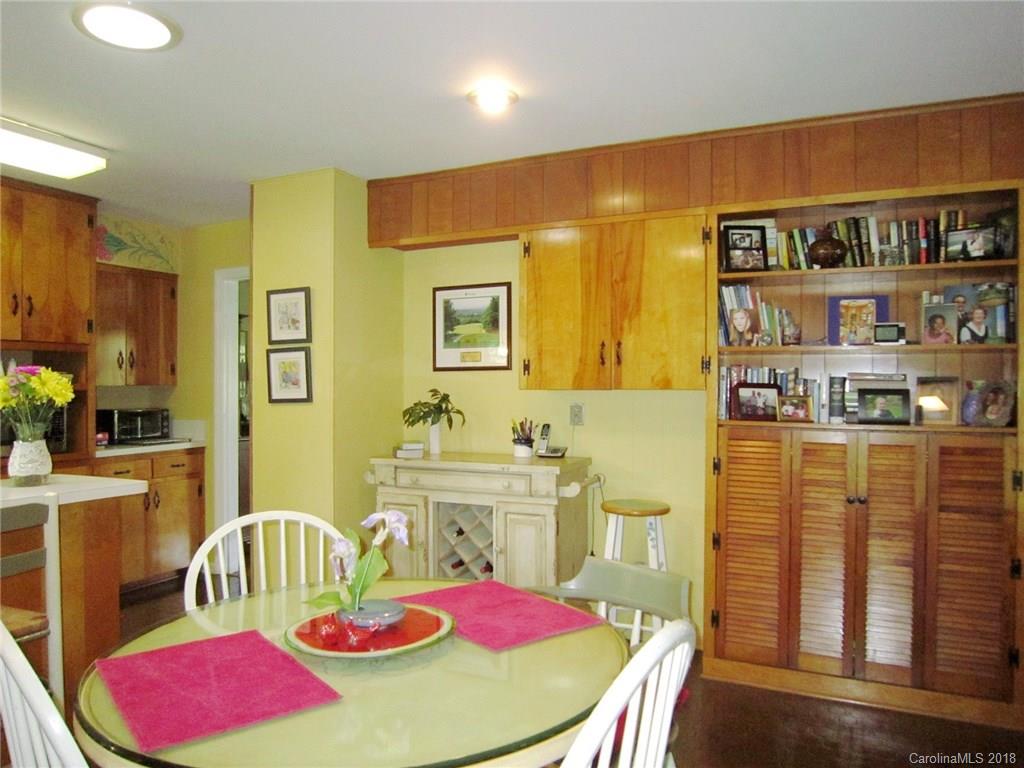 4 Crestwood Lane Candler NC 28715