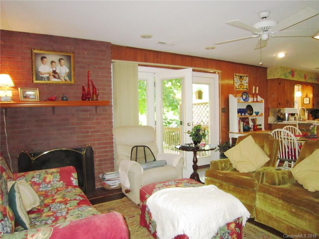 4 Crestwood Lane Candler NC 28715