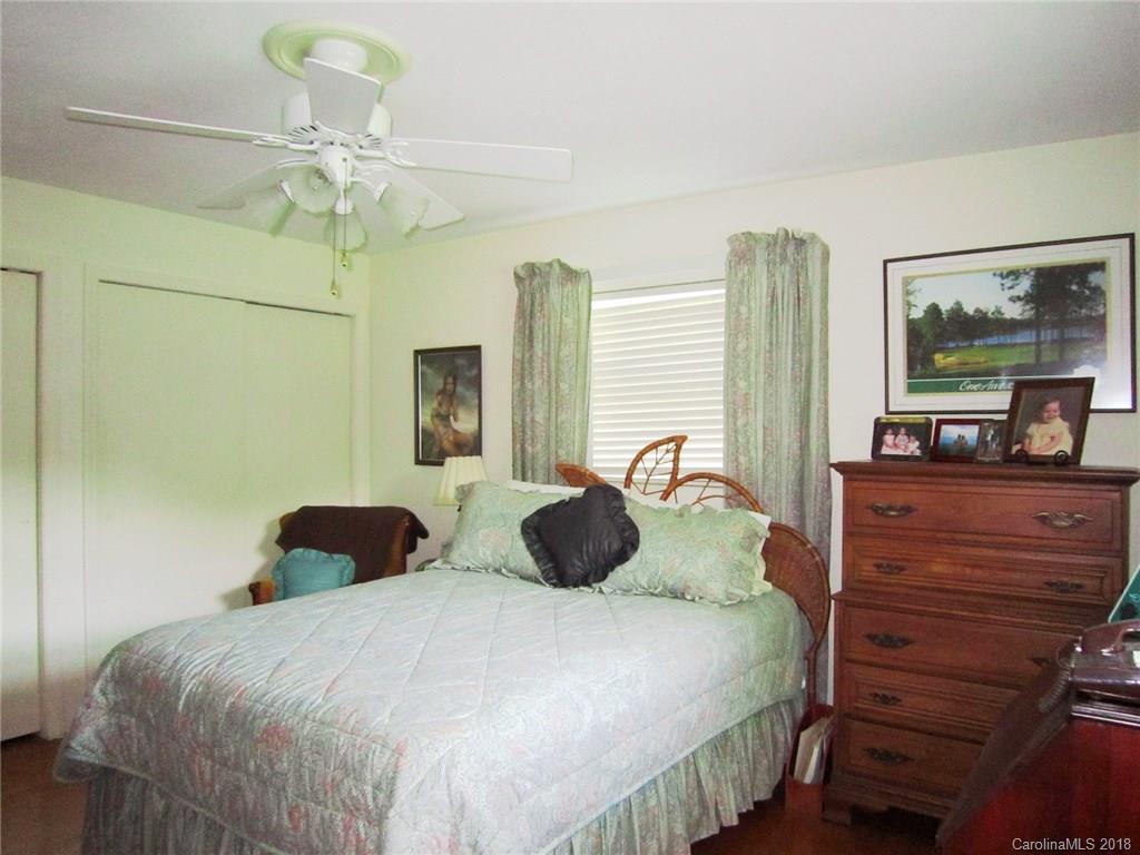 4 Crestwood Lane Candler NC 28715