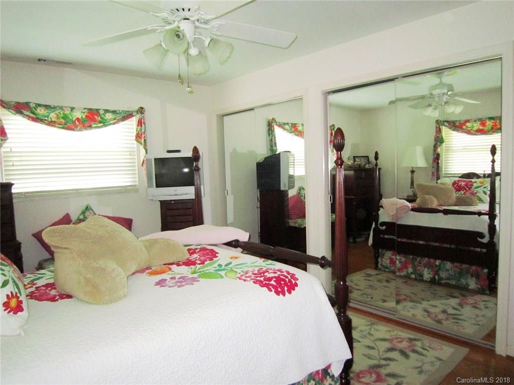 4 Crestwood Lane Candler NC 28715