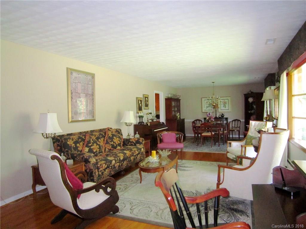 4 Crestwood Lane Candler NC 28715