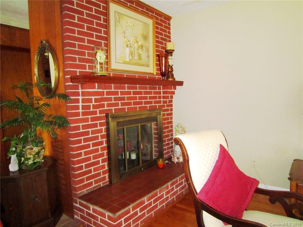 4 Crestwood Lane Candler NC 28715