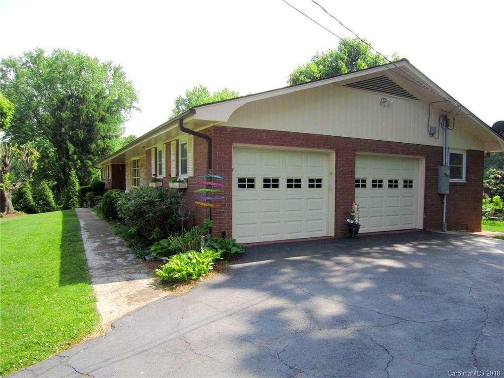 4 Crestwood Lane Candler NC 28715