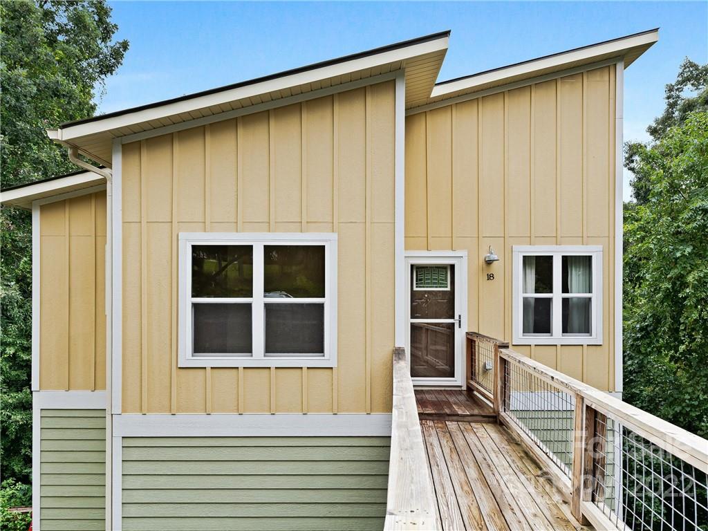 18 Crestwood Lane Candler NC 28715