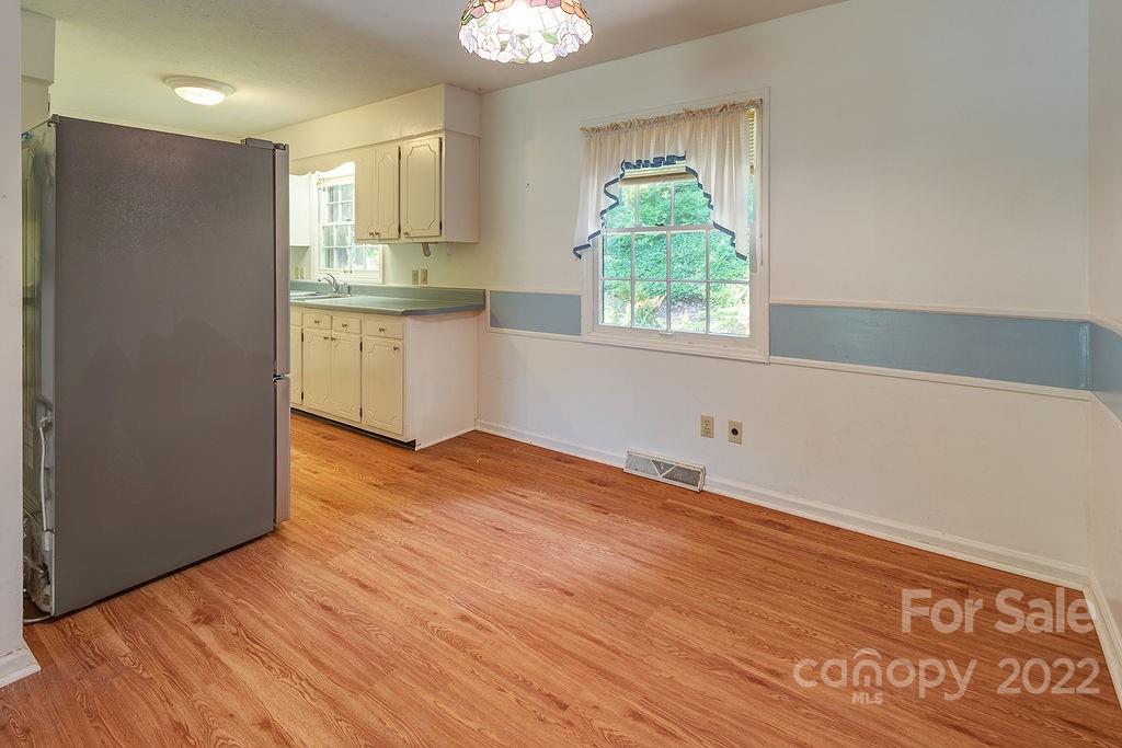 14 W Maple Drive Asheville NC 28805
