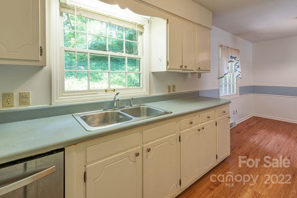 14 W Maple Drive Asheville NC 28805