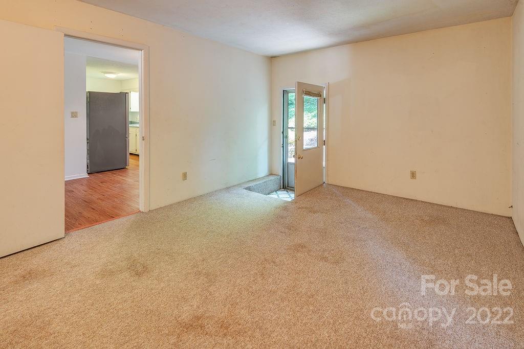 14 W Maple Drive Asheville NC 28805